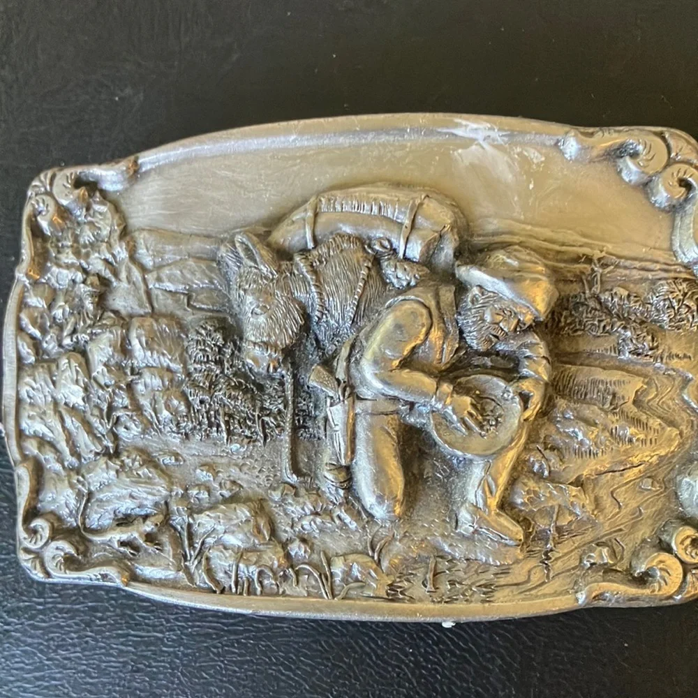 Gold panner belt buckle